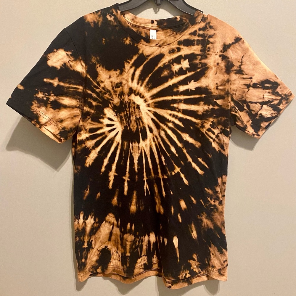 Reverse tie dye